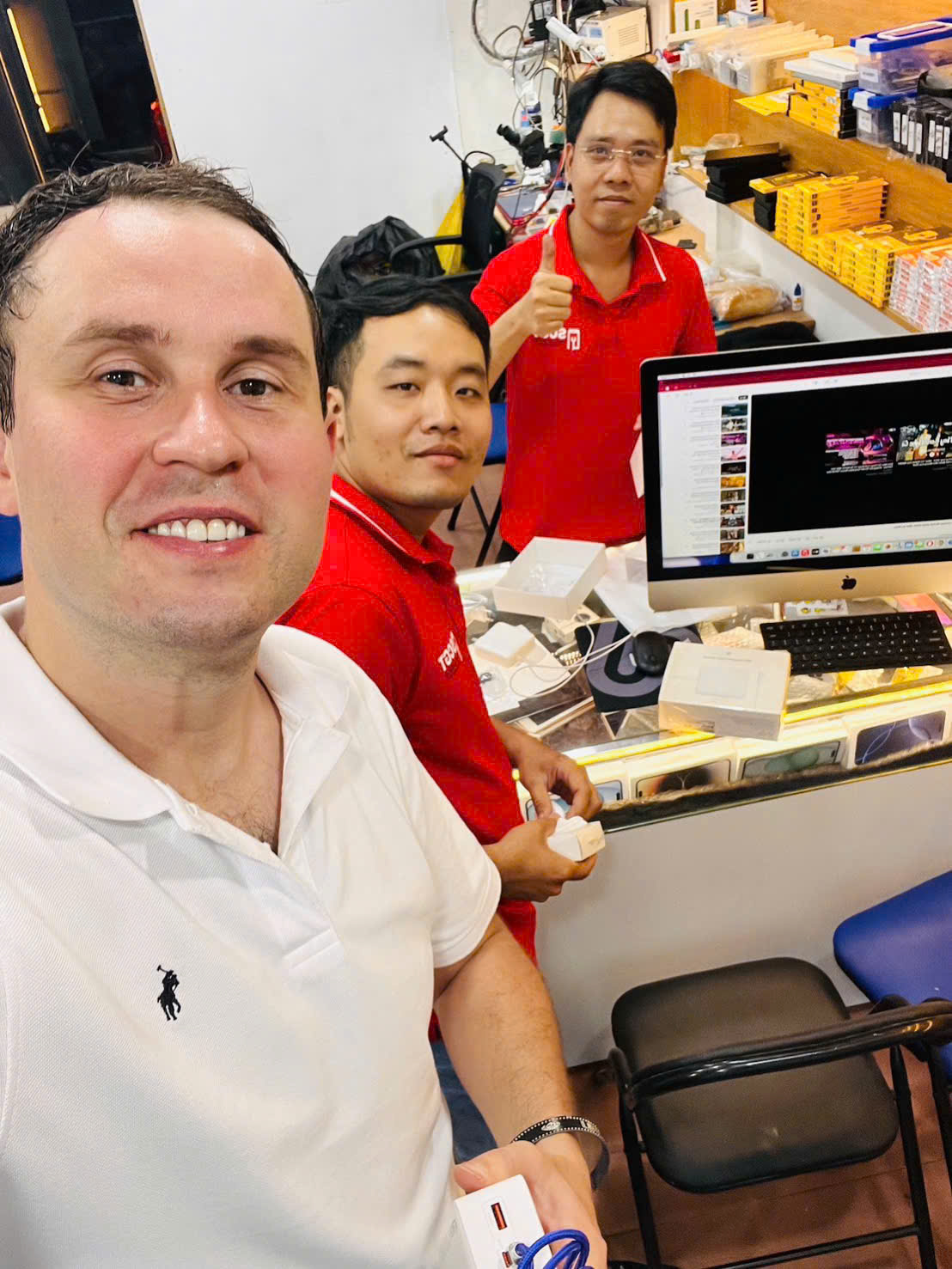 Dịch vụ thay pin iPhone X uy tín chính hãng tại Sửa Chữa Giá Tốt quận 1