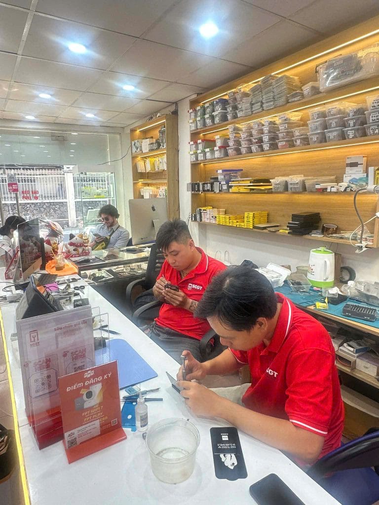Thay pin iphone chính hãng tại Quận 1