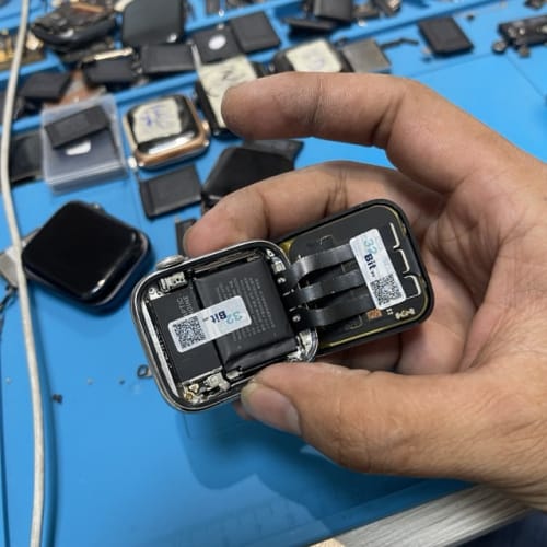 Thay pin Apple Watch Series 4 giá rẻ tại Sửa Chữa Giá Tốt Quận 1
