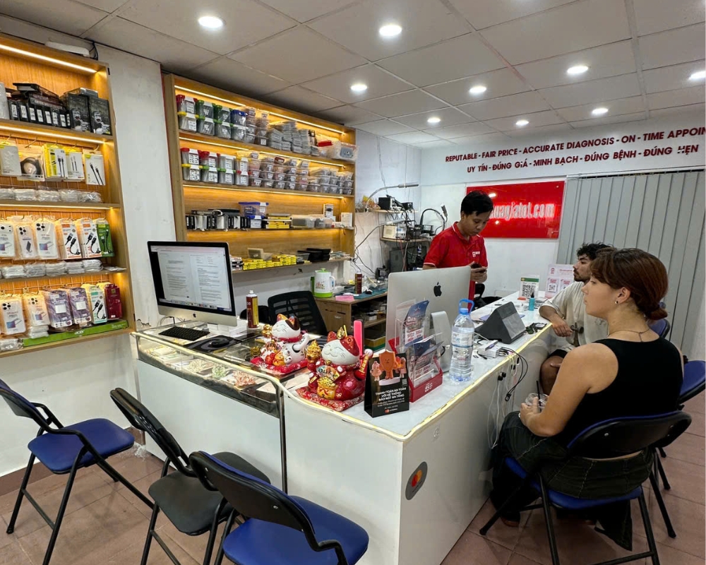 Sửa điện thoại iPhone uy tín tại Quận 1